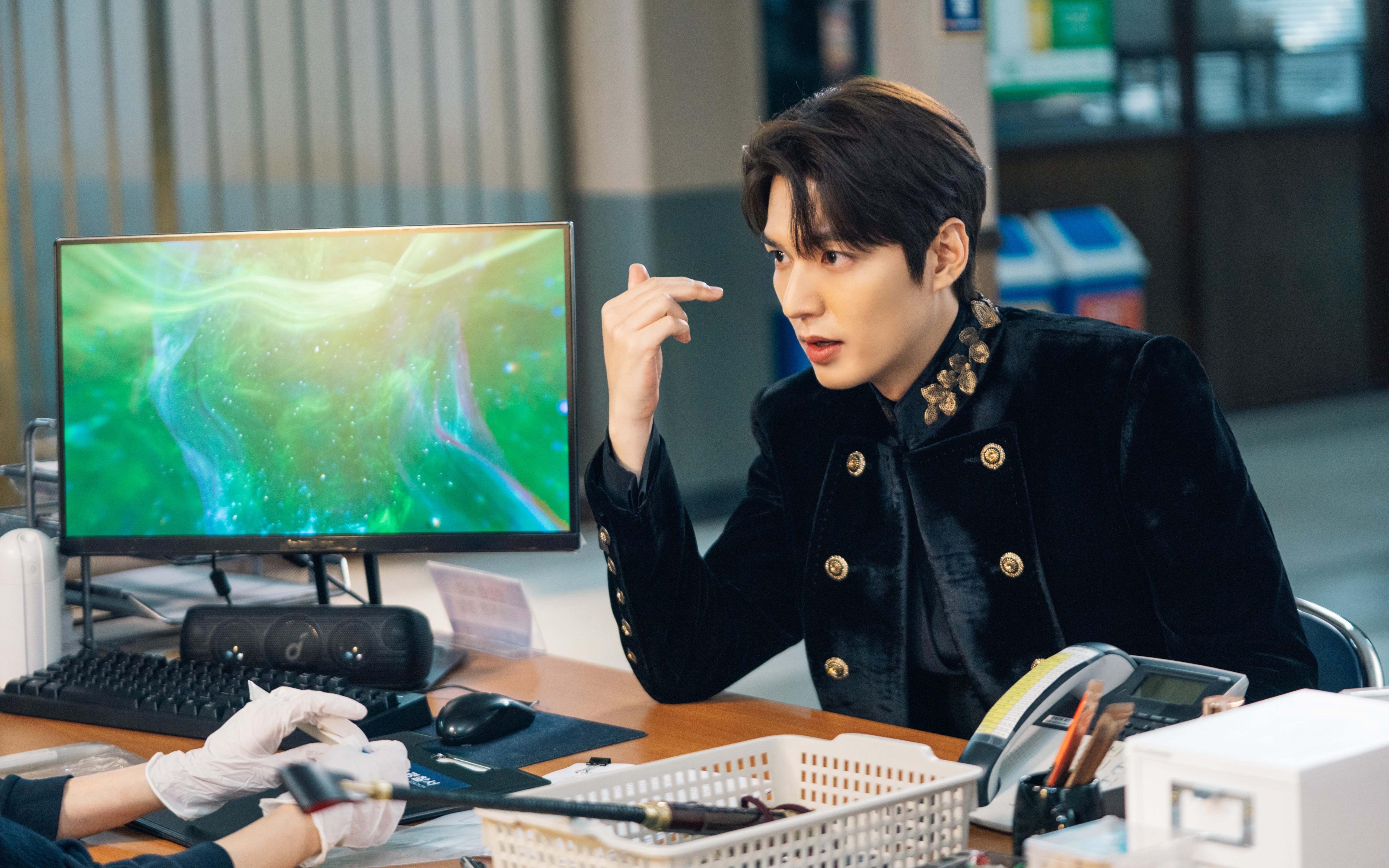 切尔西客场大胜,逆袭击败对手,继续保持领跑,切尔西 客场