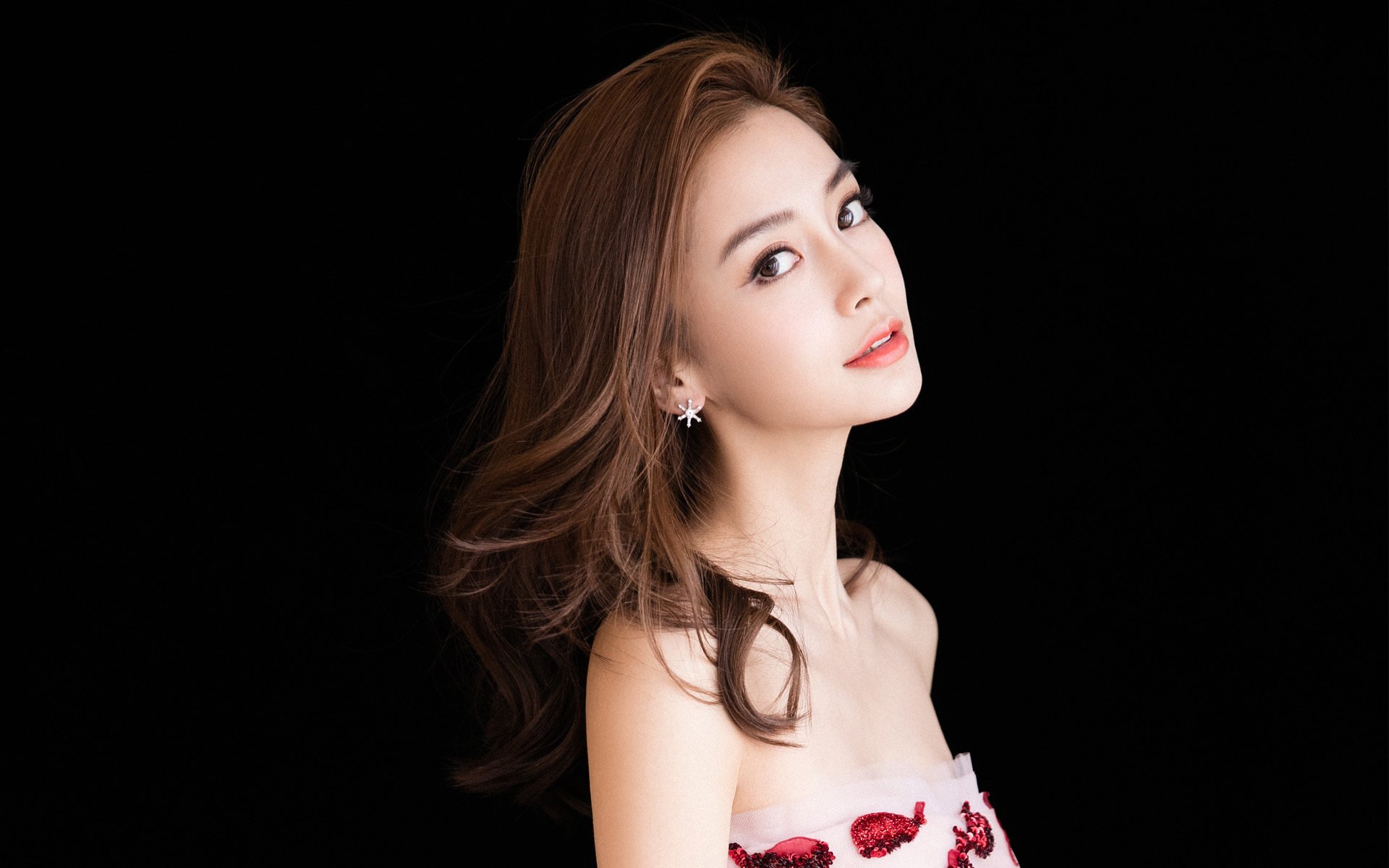 开云中国大陆-奥地利选手奋勇争先，一骑绝尘，奥地利队晋级