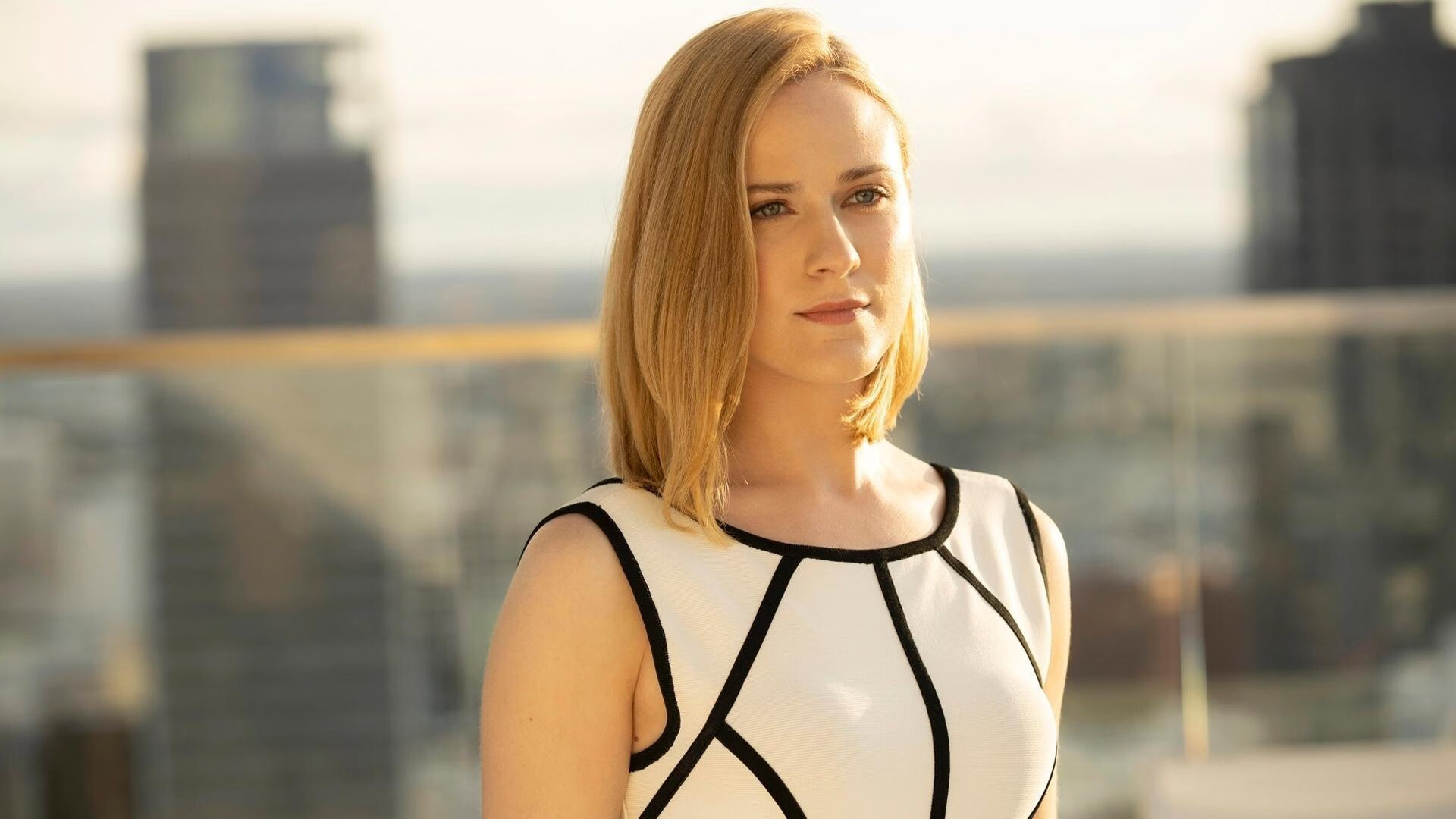 中超球队使用战术投影设备实时调整训练节奏,足球投影